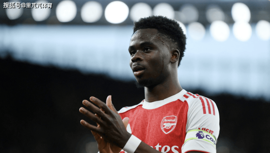 阿森纳9号鼓励小老弟：他跟小熊拉菲一个水平，争冠时刻还看他的